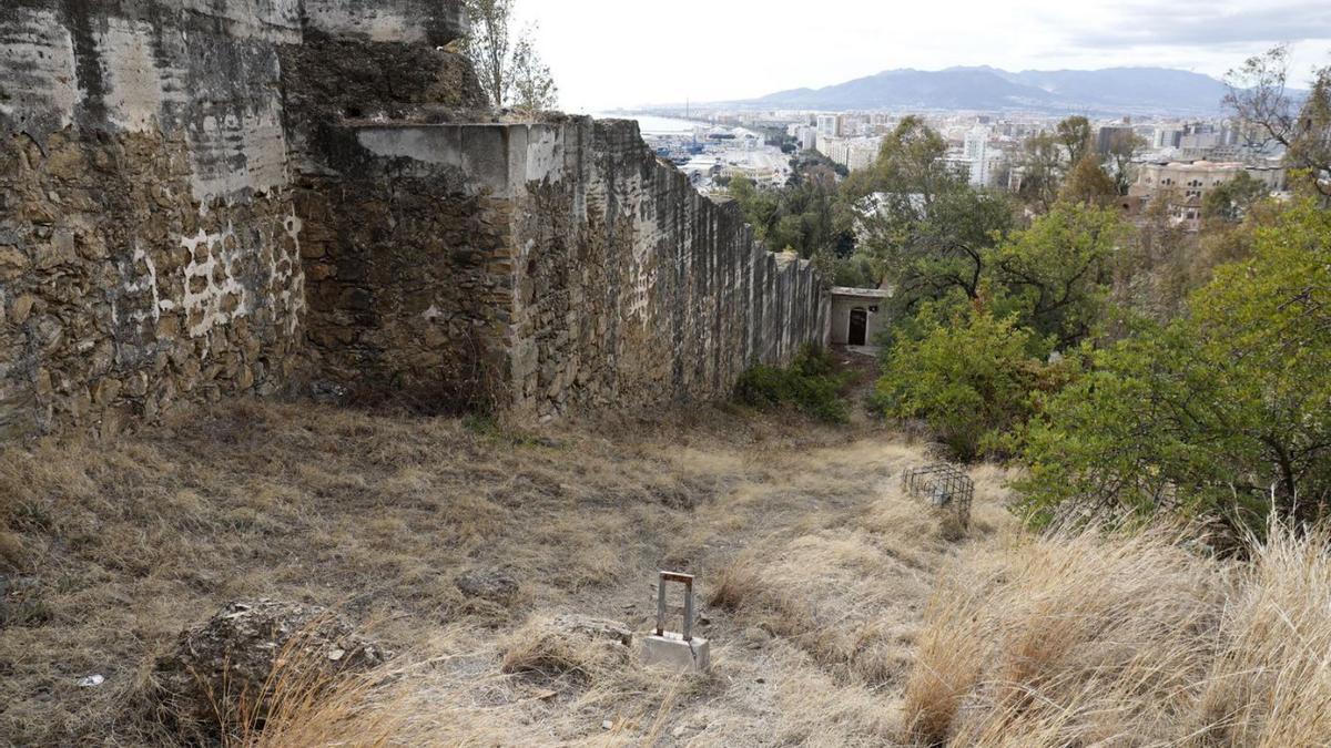 Imagen actual del camino donde se intervendrá en la Alcazaba.