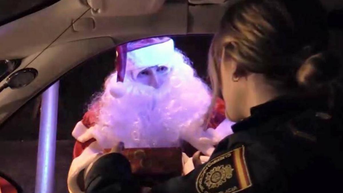 La sorprendente felicitación de Navidad de la Policía Nacional