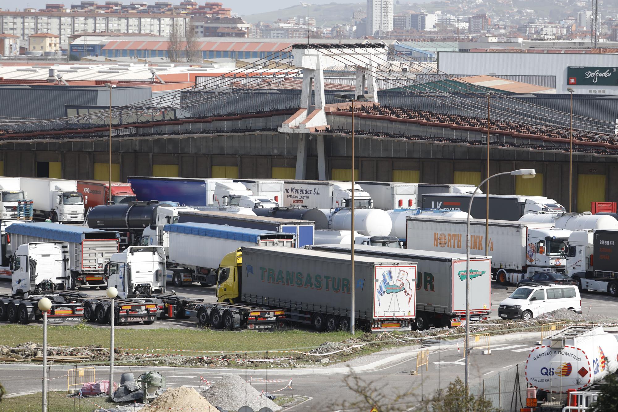 Piquetes en El Musel y Centro de Transporte de Gijón