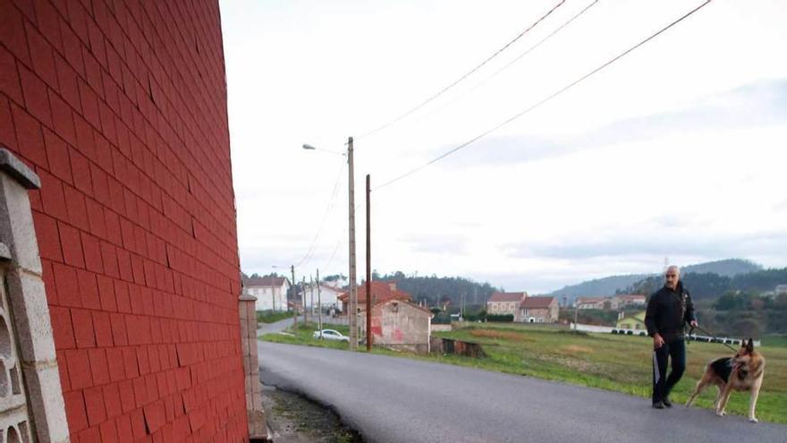 La carretera de El Pino, donde están previstas obras de mejora.