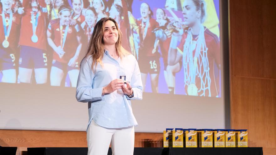 El fútbol femenino canario distingue a las pioneras