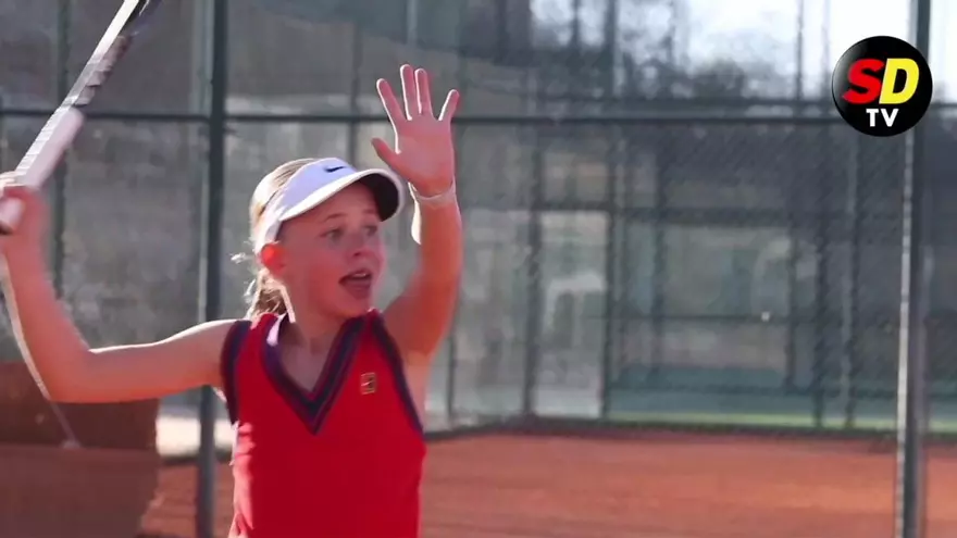 Sofía Kova, tenista de 10 años