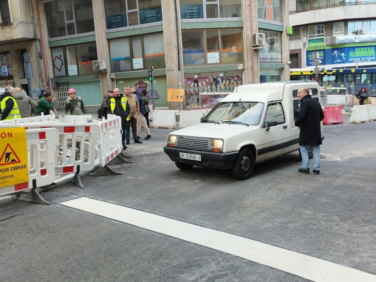 Primer vehículo que estrenó la calle siete meses después. |   // F. C.