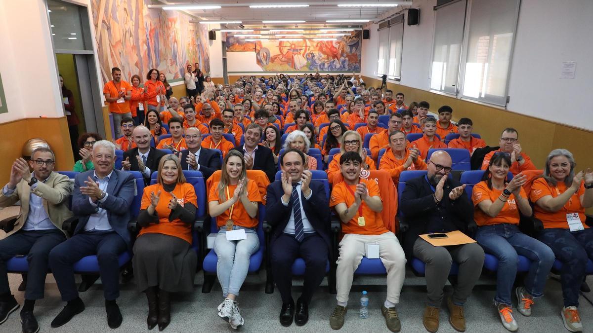 Los medallistas del campeonato nacional de FP reciben el reconocimiento de la Generalitat