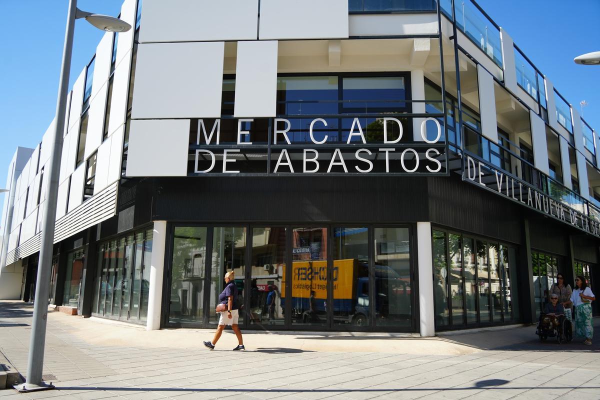 Exterior del nuevo mercado de abastos de Villanueva de la Serena.