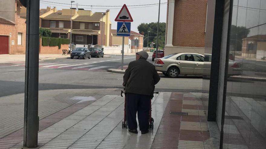 Cada vez son más las familias de Sax que necesitan a diario del servicio municipal de Dependencia