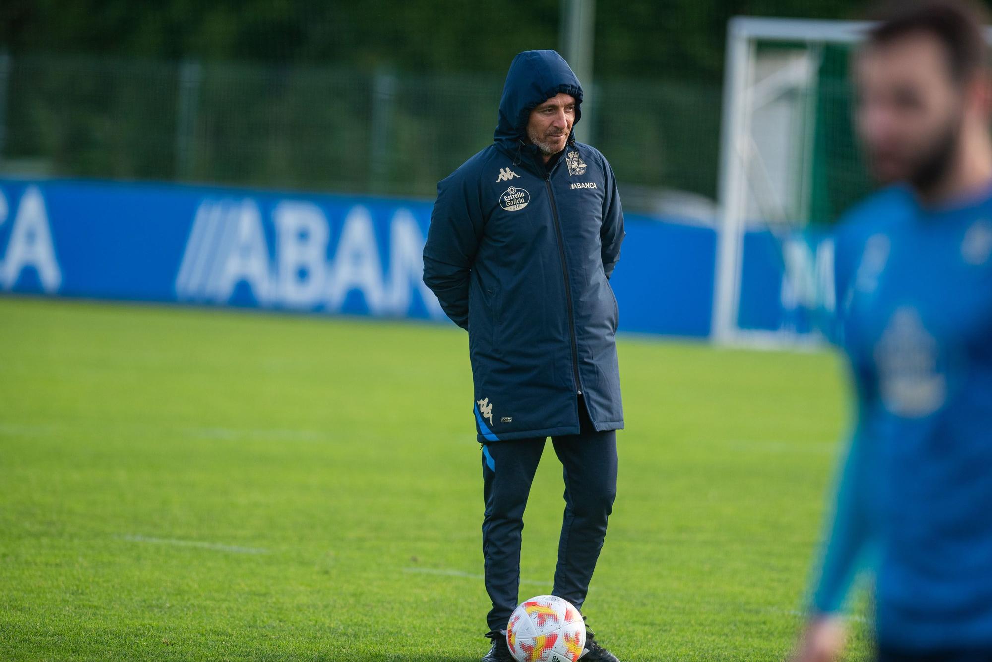 Deportivo: Óscar Cano rebaja la intensidad del entrenamiento