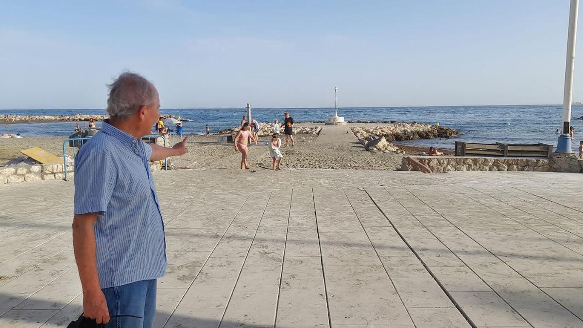 Los vecinos de Pedregalejo temen que el nuevo paseo se inunde más: "Vamos a tener más agua dentro que fuera"