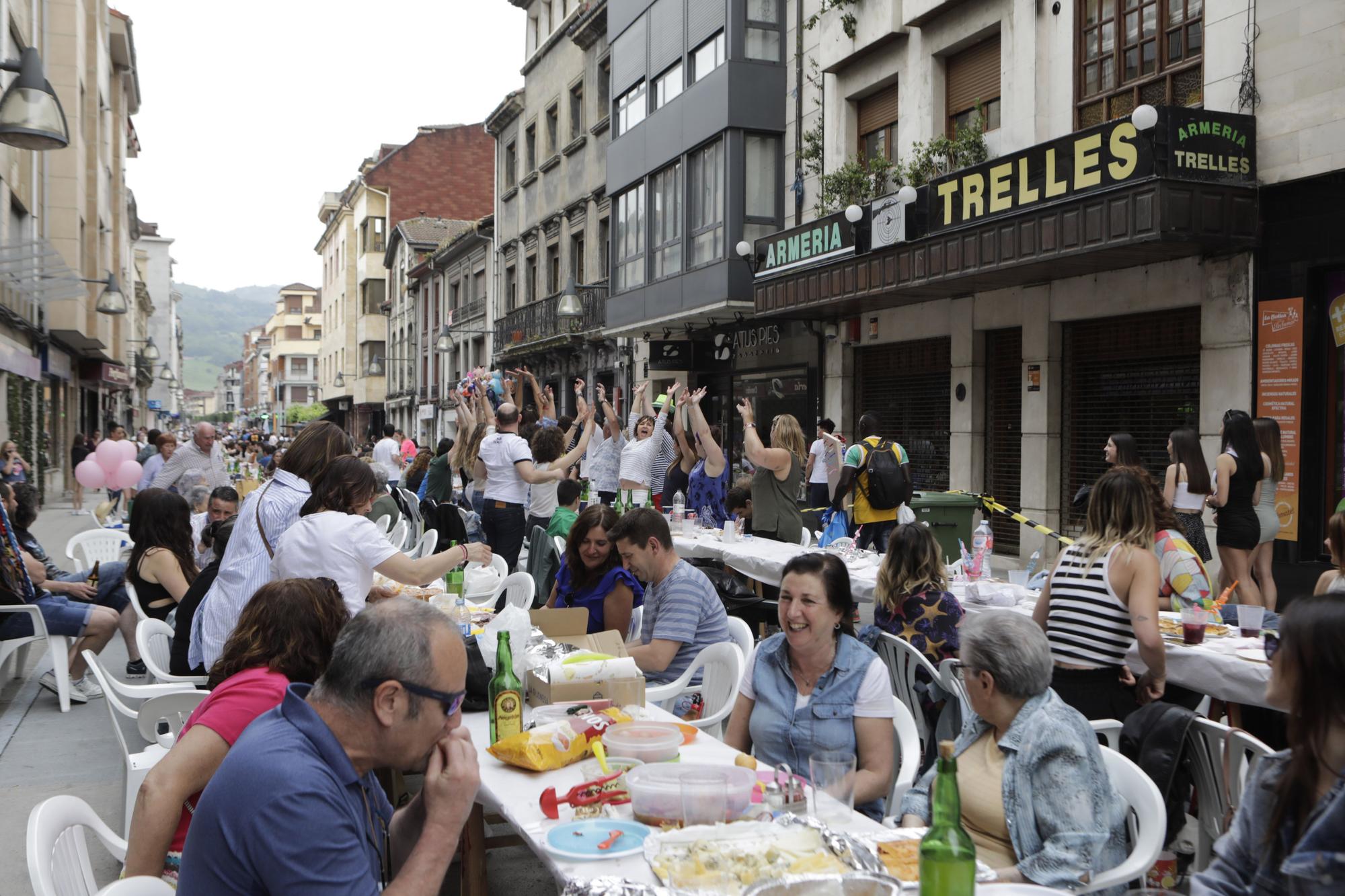 Comida en la calle de Laviana