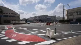 Catalá empieza en San Isidro el desmantelamiento de carriles bici en la ciudad