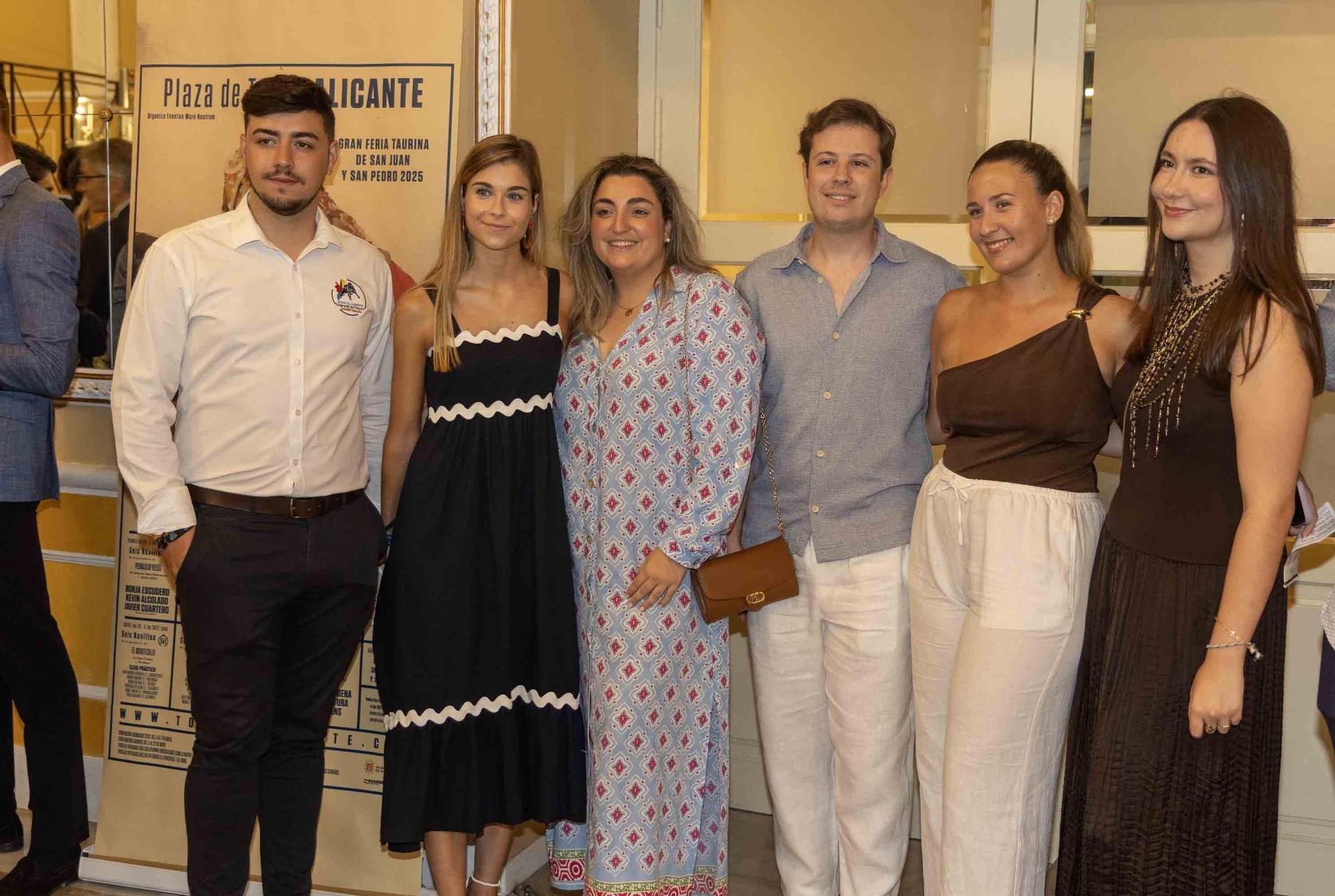 Manuel Escribano pronuncia el pregón de apertura de la Feria de Hogueras en el Teatro Principal de Alicante