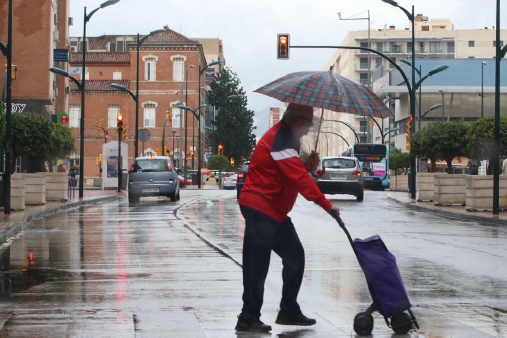 La semana se despide con una mañana lluviosa en Málaga capital, que verá cómo se abren los cielos de cara al fin de semana