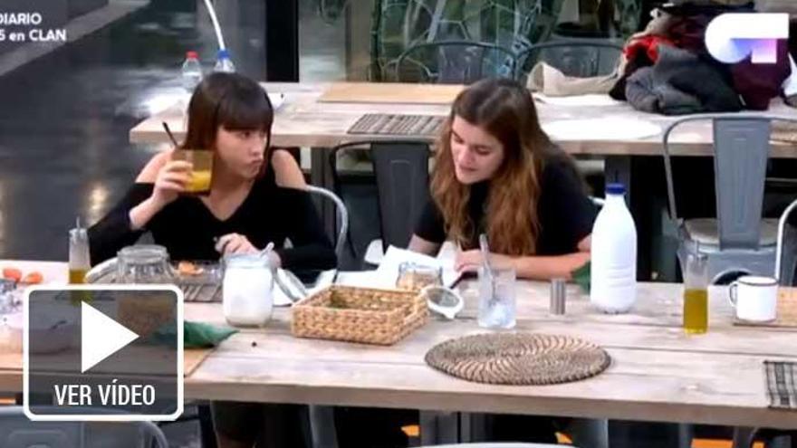 Amaia habla con Aitana en &#039;Operación Triunfo&#039;.