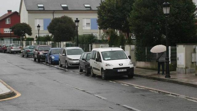 Adosados en el barrio de Piñeres de Candás, afectados por la revisión catastral.
