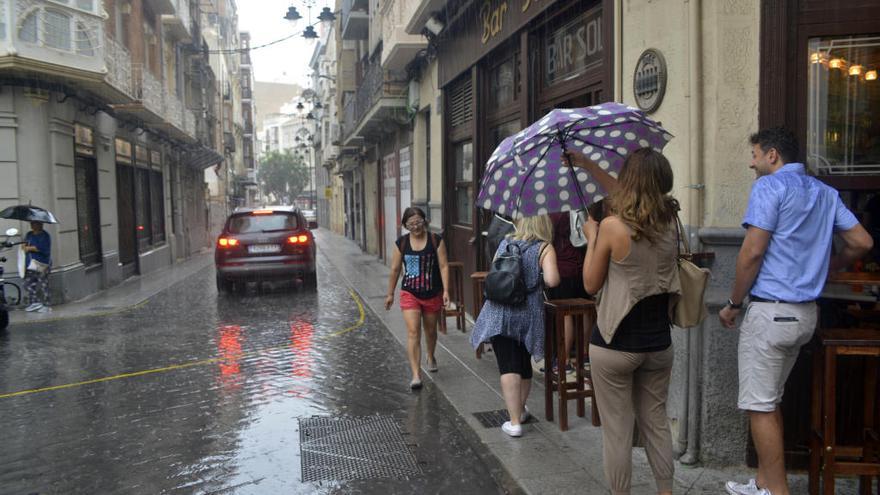 La Comunidad deja en manos de los municipios suspender las clases ante la alerta por lluvias