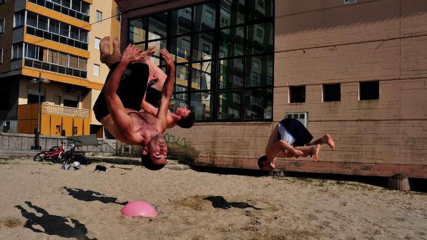 El Centro de Interpretación de la Ría de Arousa en la playa de Compostela.  // Iñaki Abella