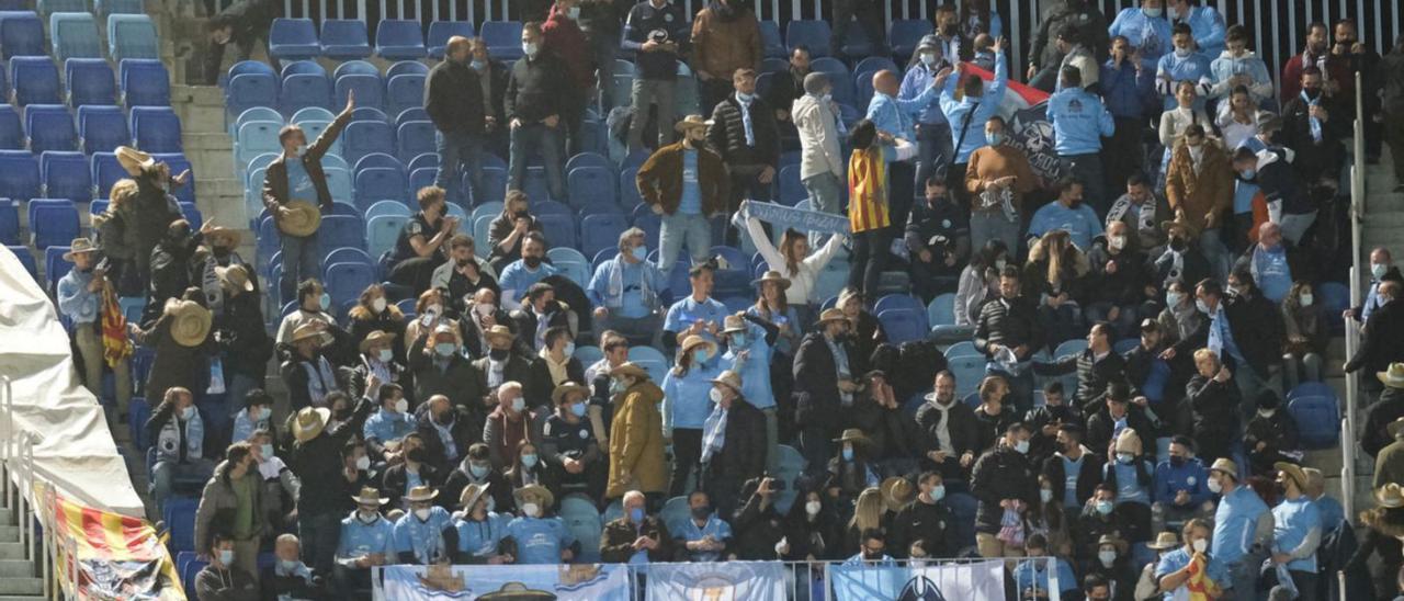 Vista general de la grada para los 200 aficionados ibicencos en La Rosaleda.