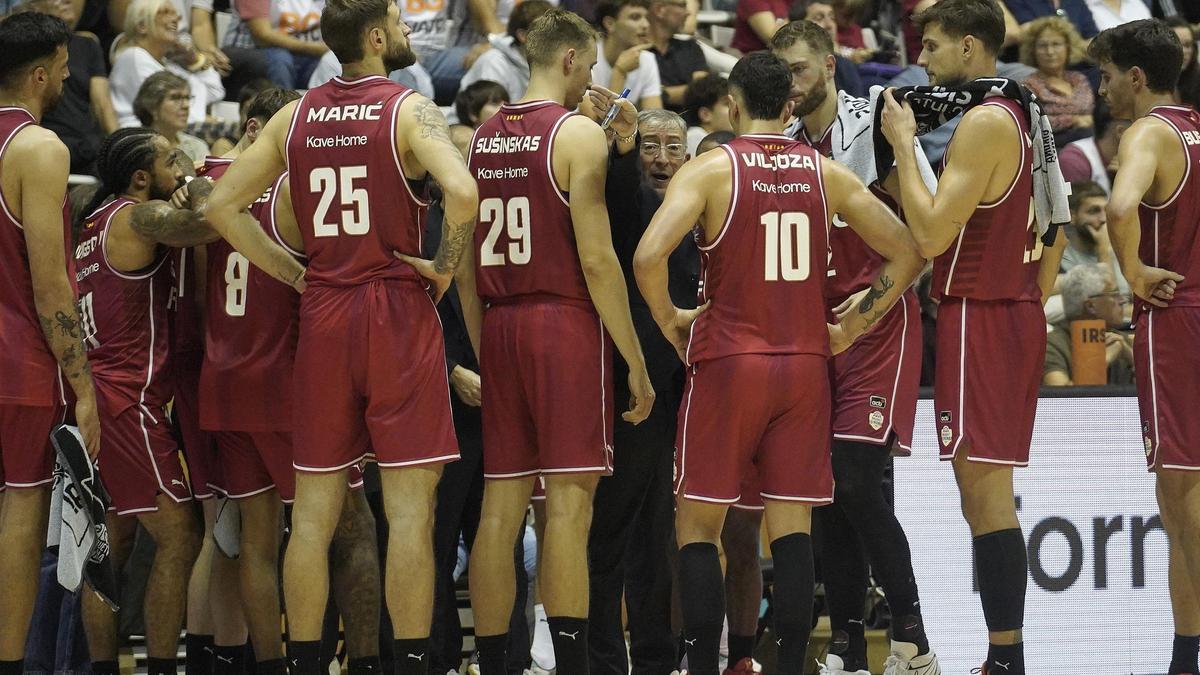 Els jugadors del Bàsquet Girona, aquest curs, a Fontajau.