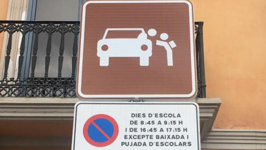 València estrena una señal para dejar niños en el cole