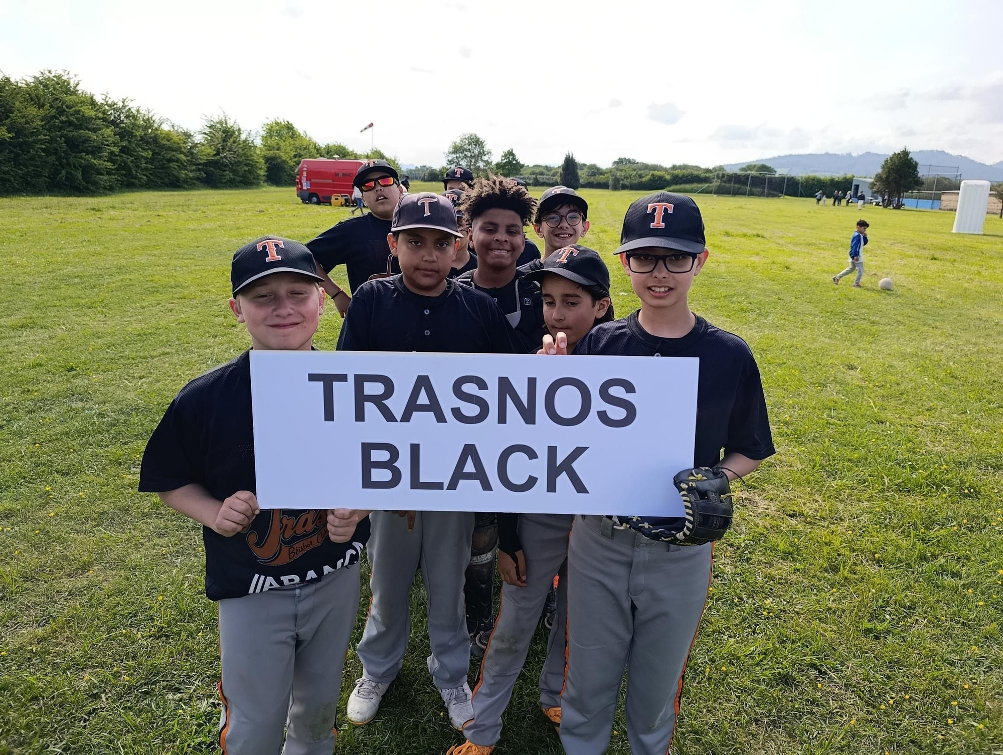 El campeonato Europeo de la Pony League de Béisbol batea en Llanera