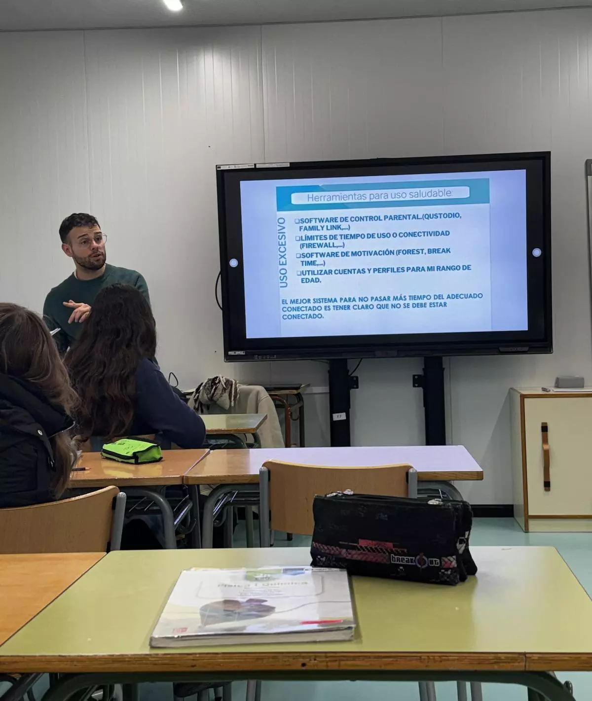 Canals organiza una formación sobre prevención de adicciones y ciberbullying para escolares