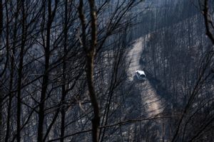 Incendis a Catalunya: el foc d’Àger agafa el relleu del focus estabilitzat al Bages