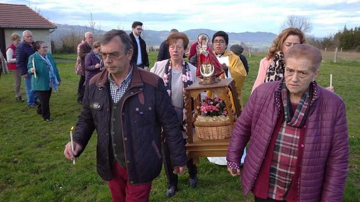 La procesión de Poreñu en una edición precedente de la fiesta.