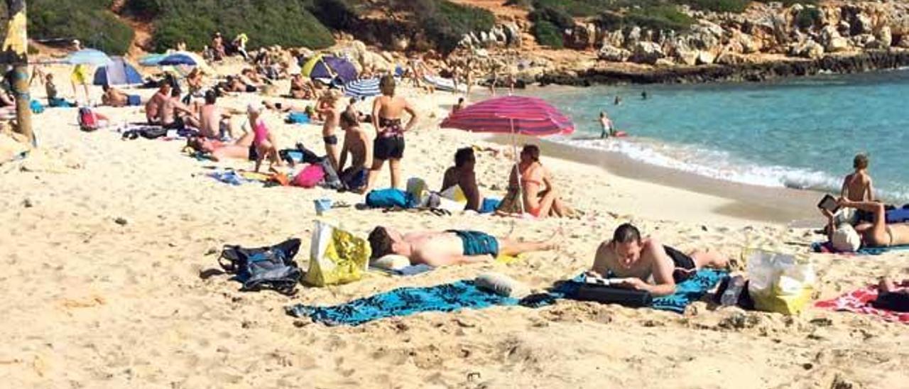 Cala Varques, un dolor de cabeza constante en verano.