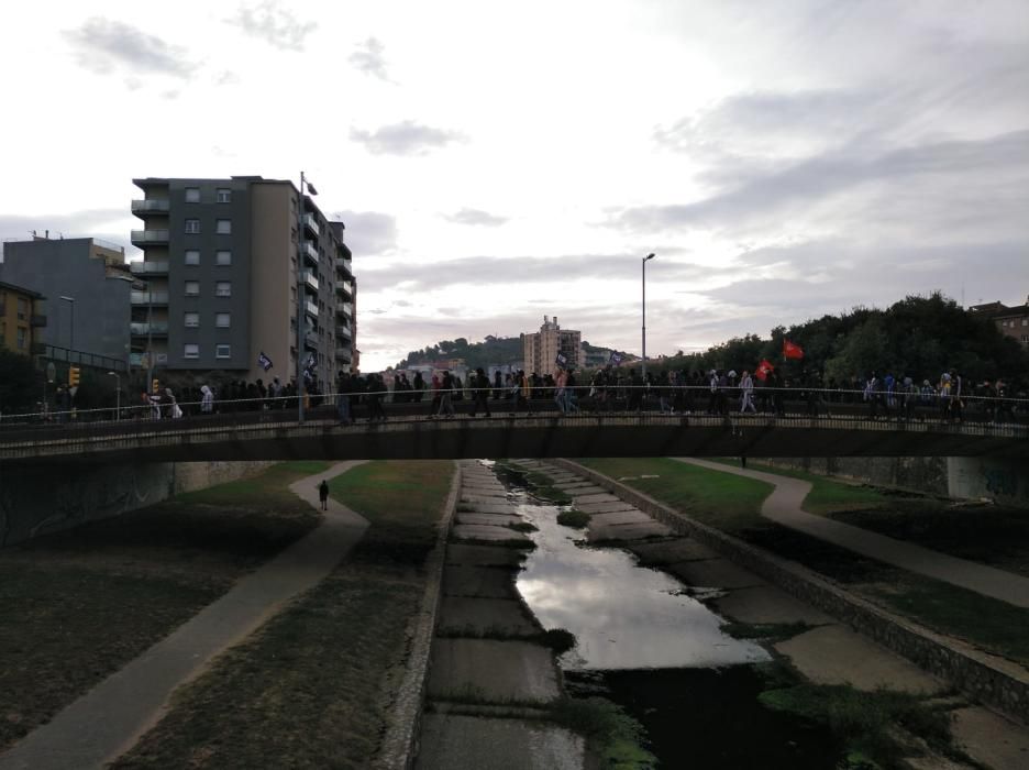 Protesta dels CDR a Girona en el marc de la vaga general