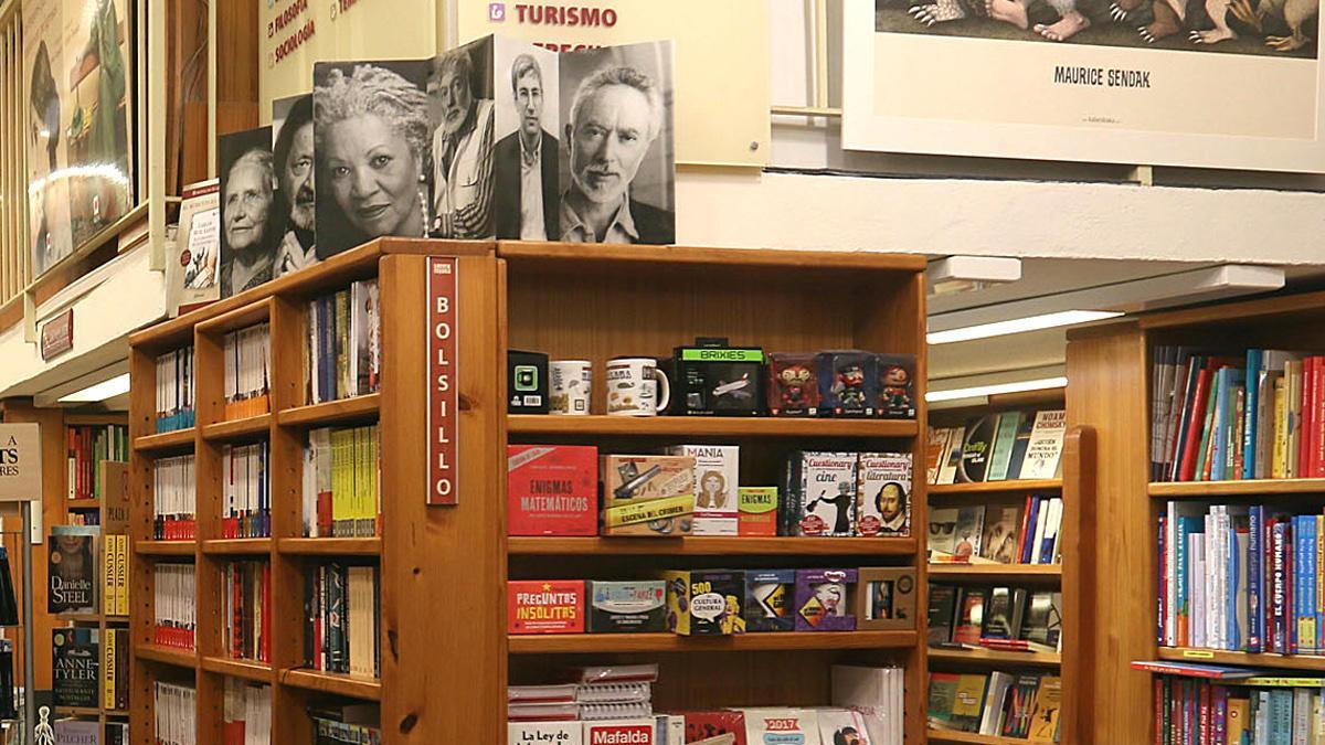 Usaba a una menor para robar libros que vendía en internet