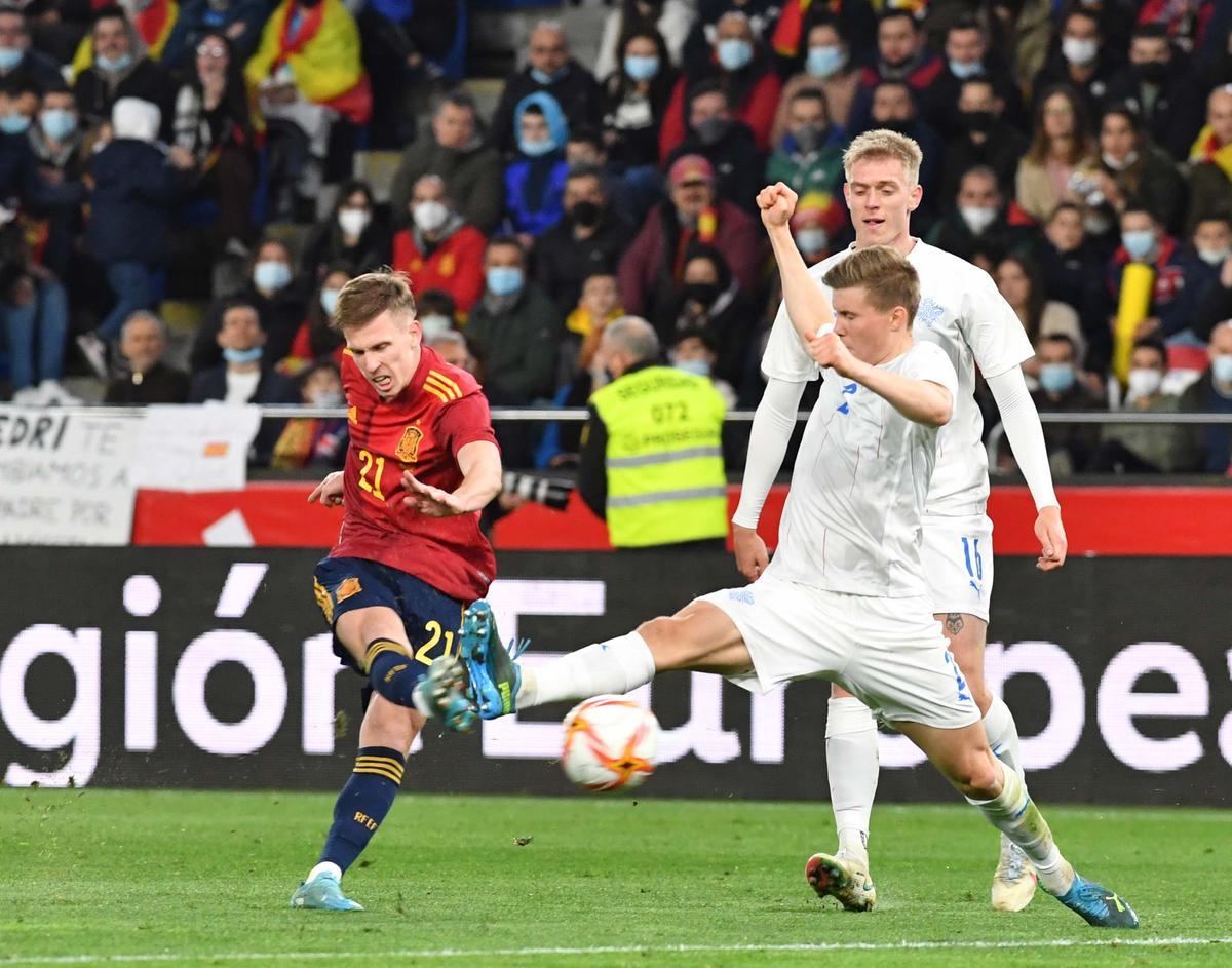 España golea a Islandia (5-0) en A Coruña con Riazor repleto