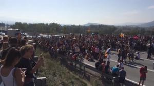 cortes en las carreteras principales como la c-17 y c-25 o eix transversal