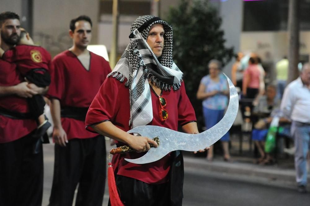 Desfile de Moros y Cristianos por las calles de Mu