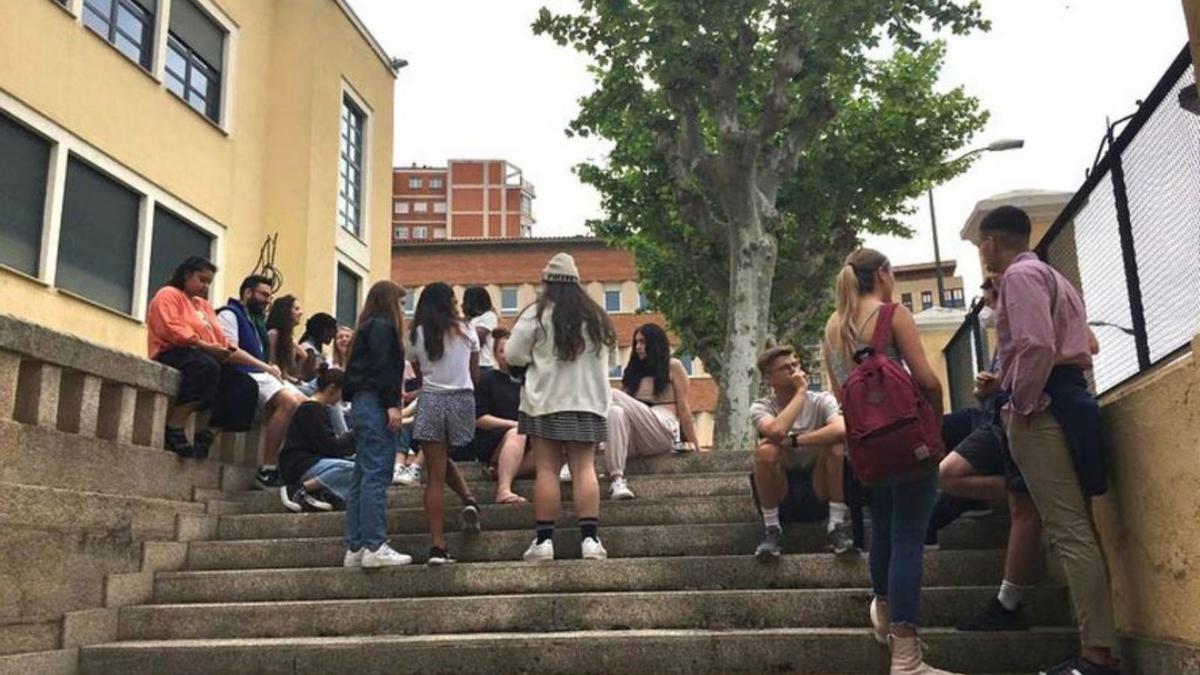 Una pausa de los estudiantes en la Escuela de Arte.