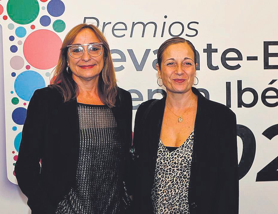 Mayte Montaner, secretaria general de UGT Serveis Públics; y Julia Ruiz, responsable de comunicación de la Federació de Serveis Públics de UGT-PV.