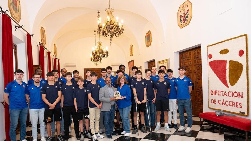 El Sagrado Corazón de baloncesto sus éxitos a la Diputación de Cáceres antes de afrontar nuevos retos nacionales