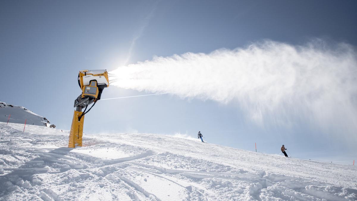 Por qué las estaciones de esquí tienen un futuro negro, incluso con cañones de nieve