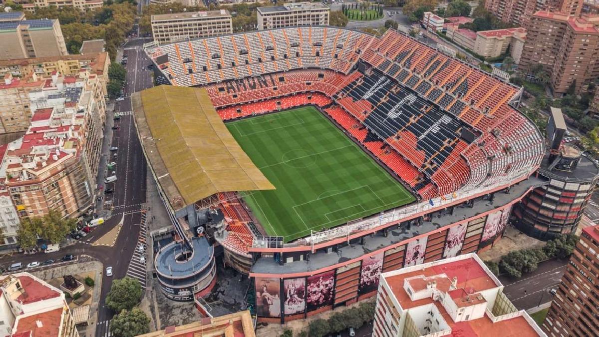 Plano aéreo del estadio de Mestalla en el que se observa la amplitud del solar que quedará tras su demolición