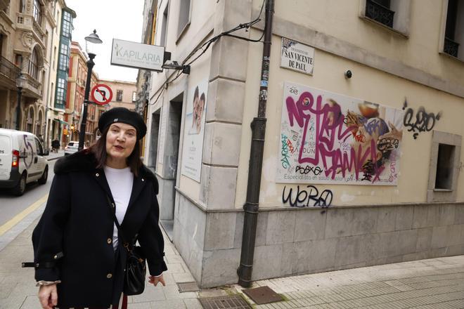 Los vecinos de Gijón piden multas "ejemplares" y concienciación para combatir las pintadas callejeras (en imágenes)