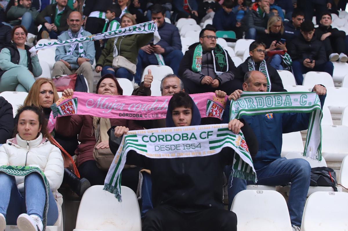 Córdoba CF-Melilla: las imágenes de la afición en El Arcángel
