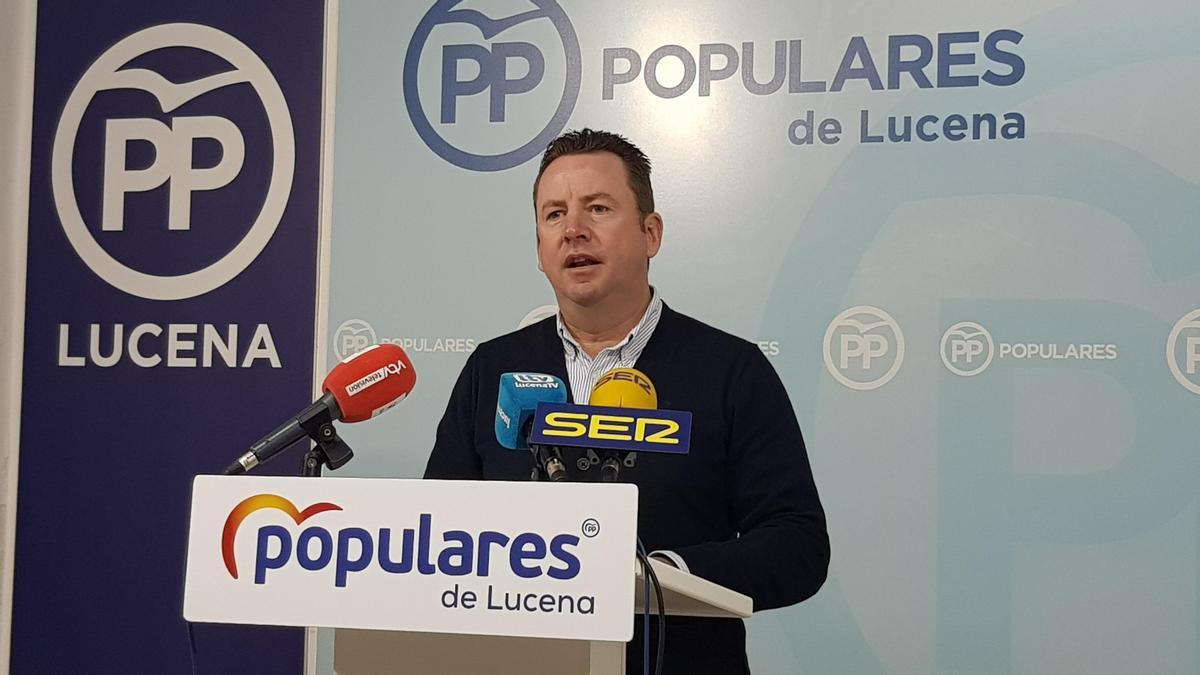 Francisco Aguilar, durante la rueda de prensa de este lunes en Lucena.