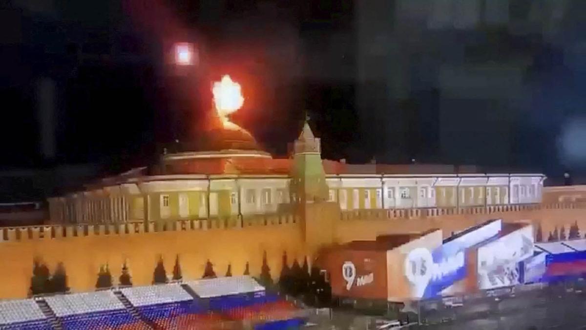 Momento del ataque con drones al Kremlin, en Moscú.