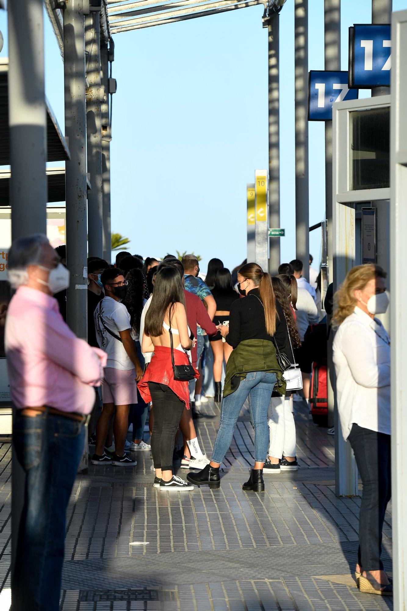 Huelga de guaguas y taxis en la capital grancanaria