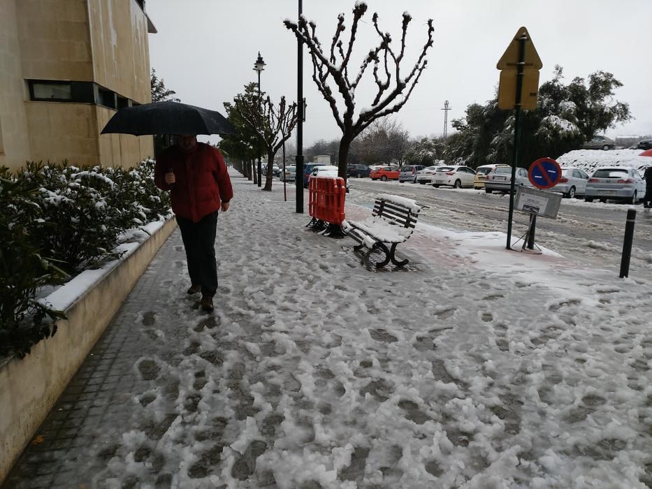 Imágenes de Ontinyent completamente nevado.