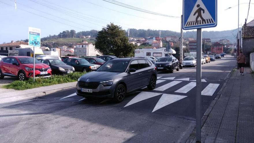 Colocados los pasos de peatones elevados en la zona marinense de A Laxe hasta la calle Concepción Arenal