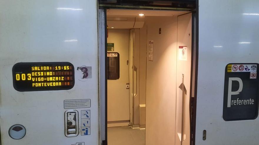 Un vagón de un Alvia de Renfe con destino Vigo-Urzáiz.