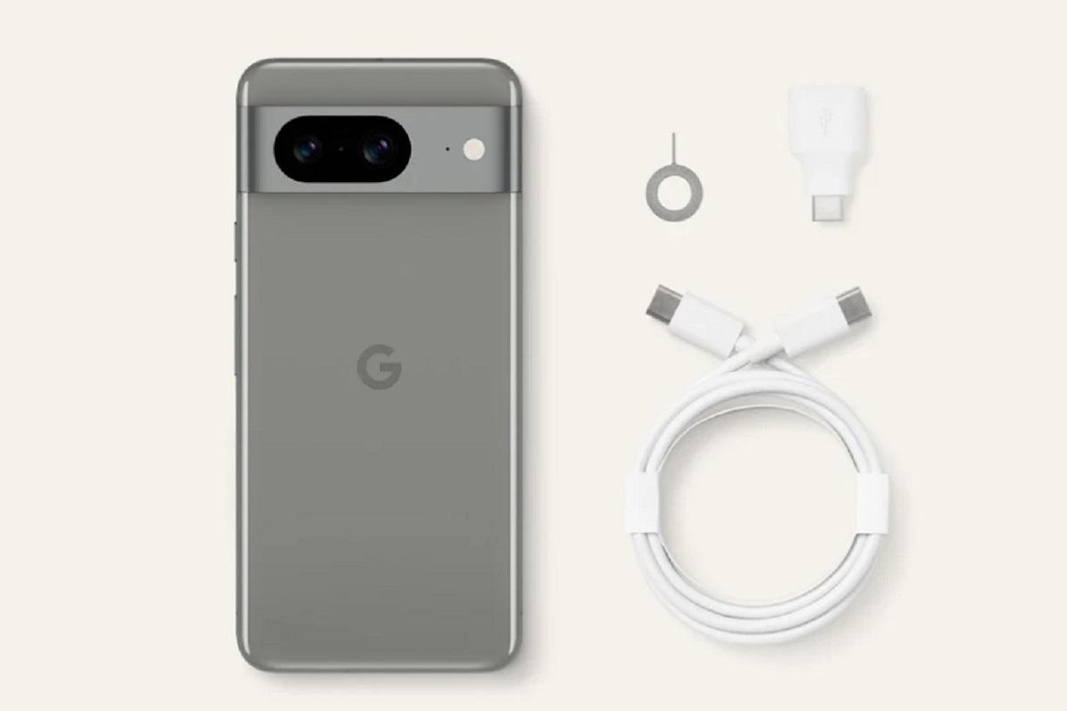 Google Pixel 8 y sus accesorios.