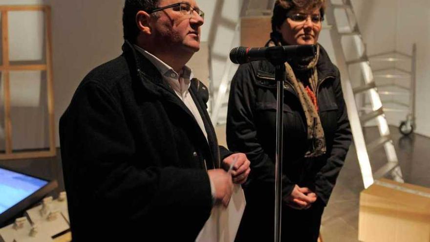 Leopoldo Sánchez y Carmen Sanjurjo, durante la inauguración.