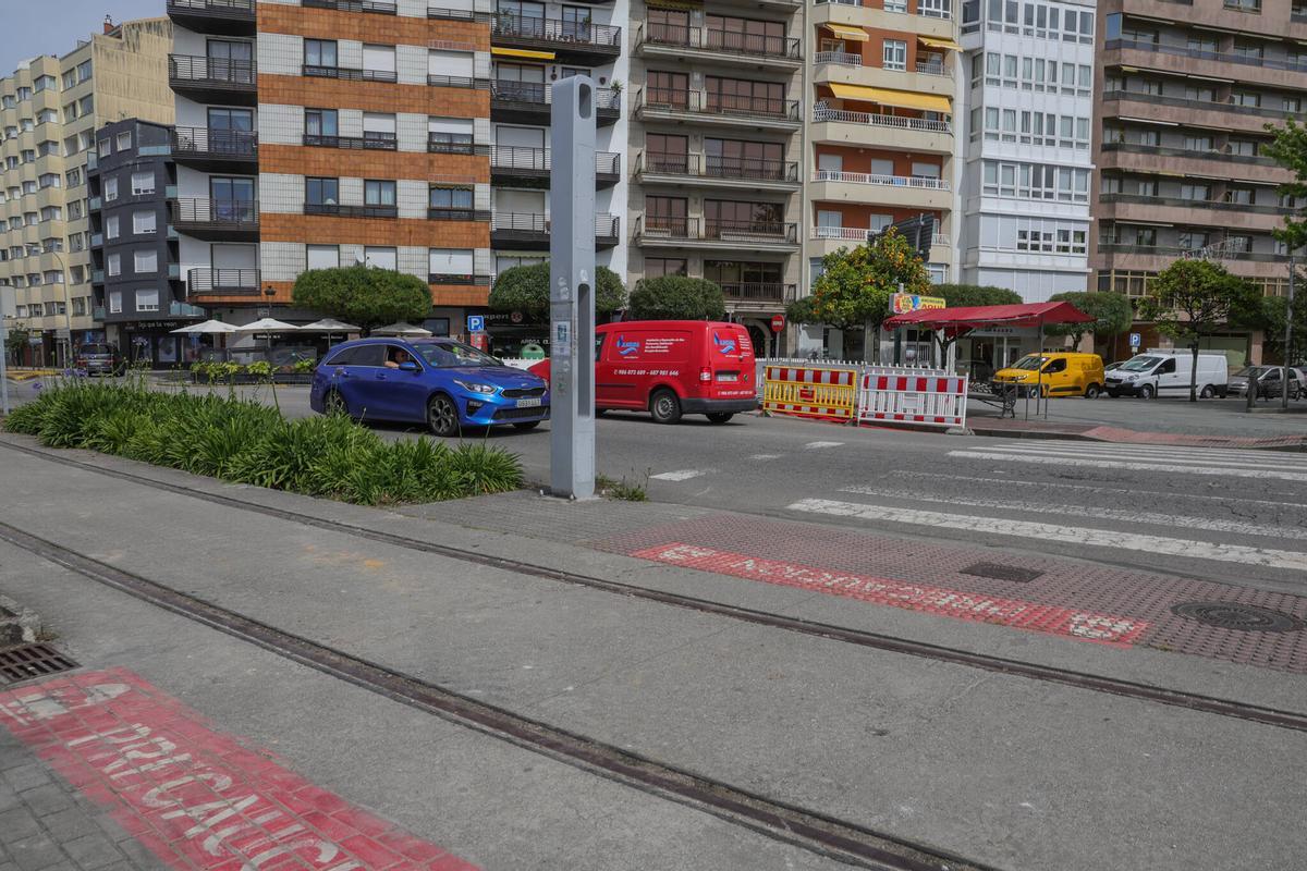 Vías del tren a Ferrazo, a su paso por O Ramal.