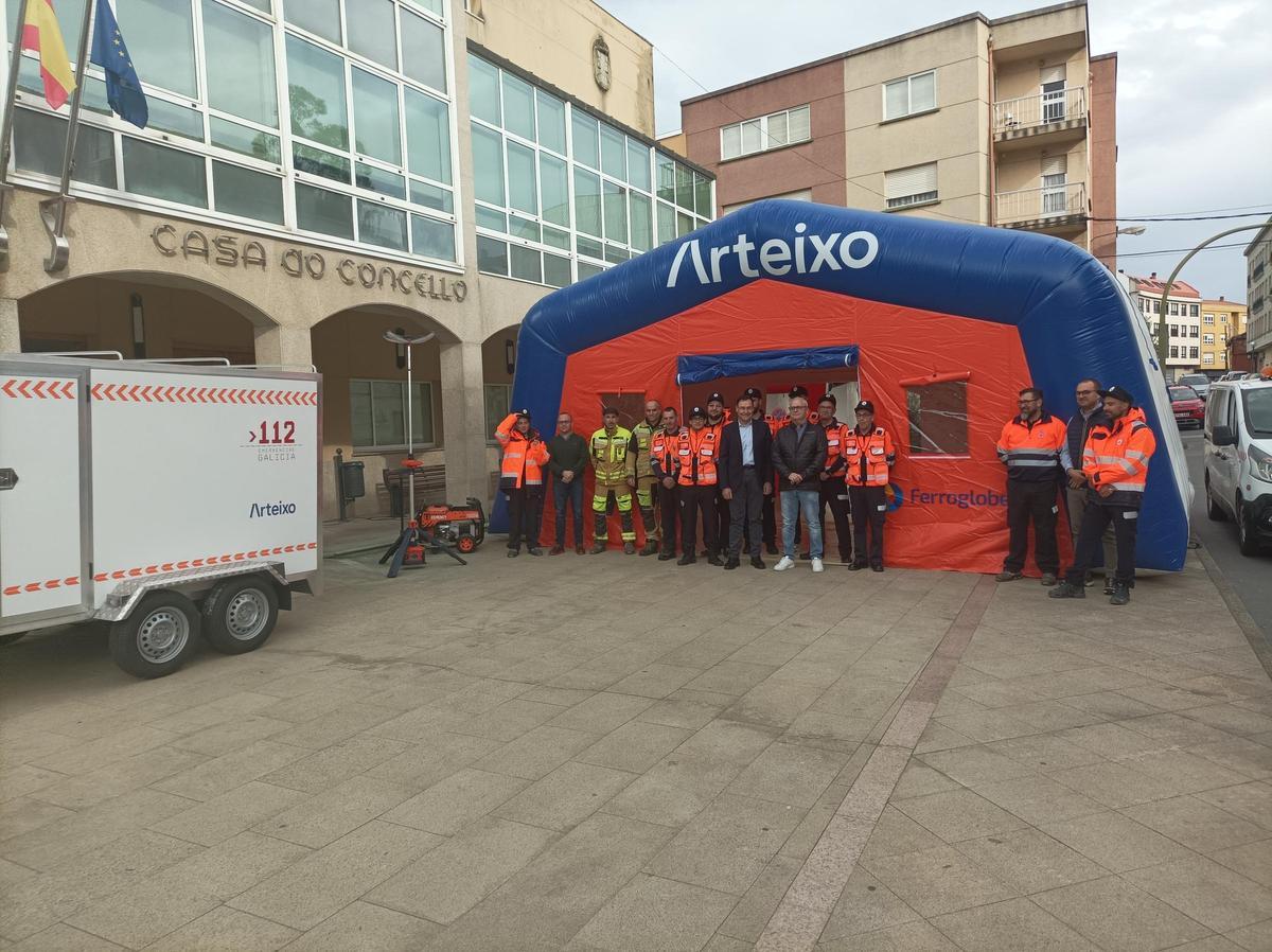 Acto de entrega del puesto de mando avanzado a Protección Civil de Arteixo